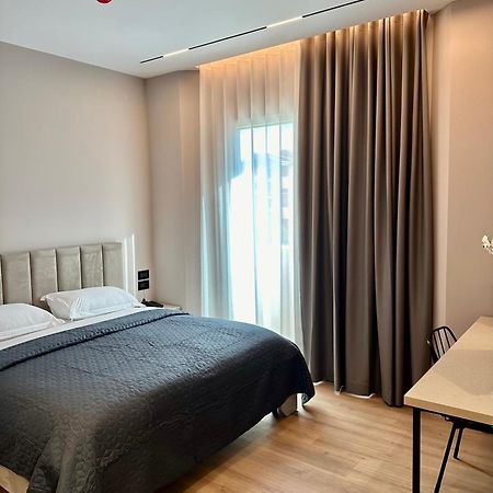 Venis Hotel Tirana Kültér fotó